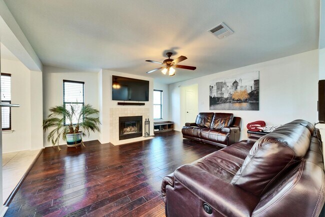 Foto del edificio - 4 bedroom 1 story cedar park house near Vista Ridge HS