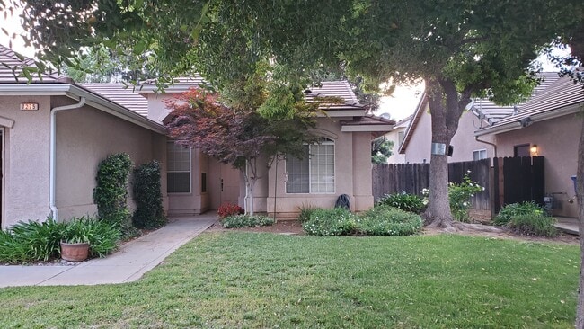 Building Photo - 7275 N Recreation Ave