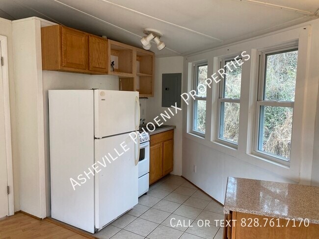 Building Photo - 25 Howland Rd