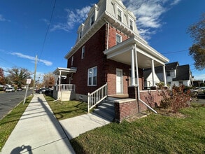 Building Photo - 252 Parkway Ave