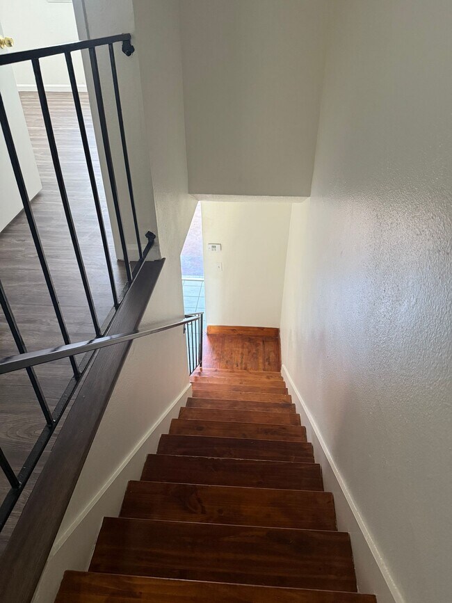Foto del edificio - Stunning 2 Bed Condo in Highland | 1 Bath ...