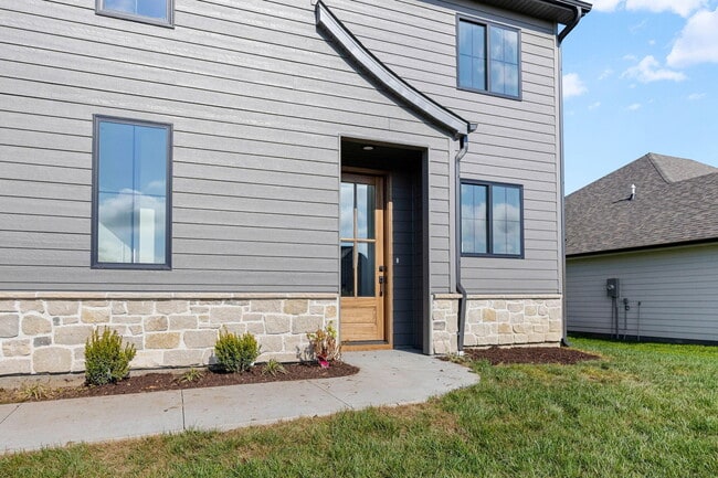 Building Photo - 5663 Ralph Dobbs Way