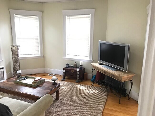 living rm - 29 Wachusett Ave