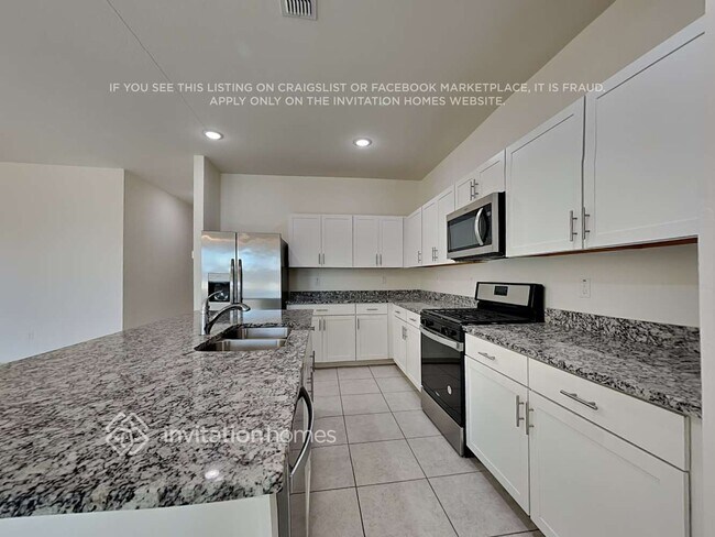 Foto del edificio - 19363 W Hazelwood St