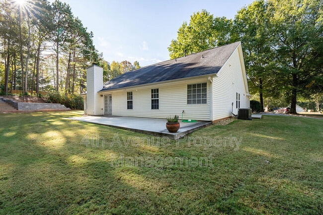 Building Photo - 5390 Valley Forest Way