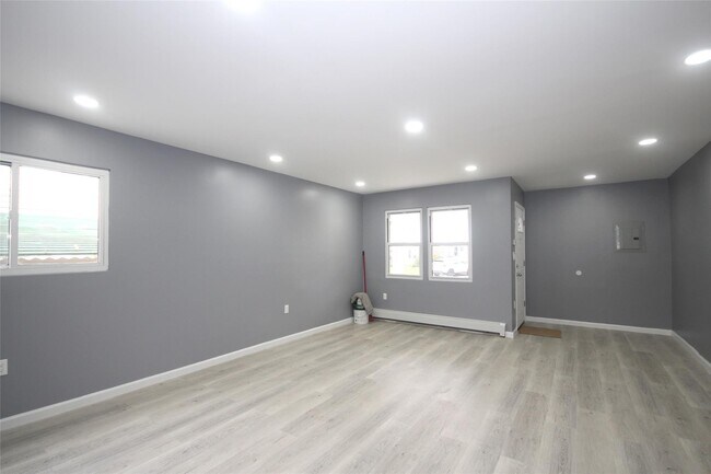 Foto del edificio - 64-32 136th St