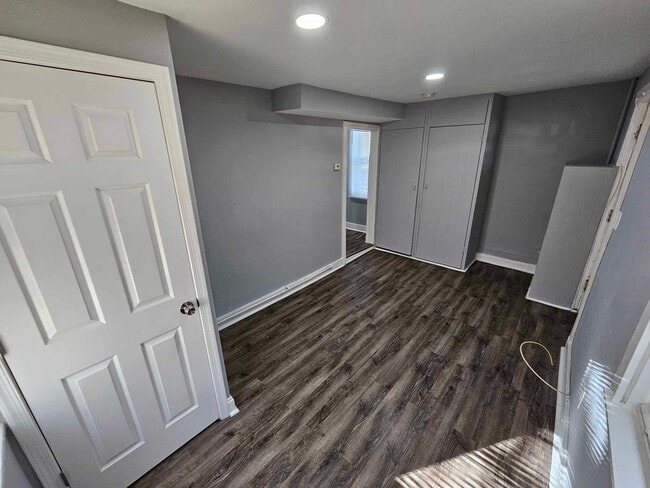 Photo - 1900 Deering Ave Apartment