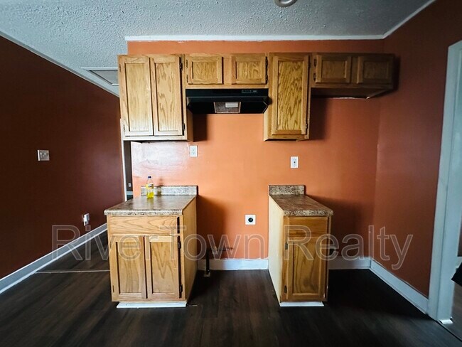 Foto del edificio - 1347 E Trigg Ave
