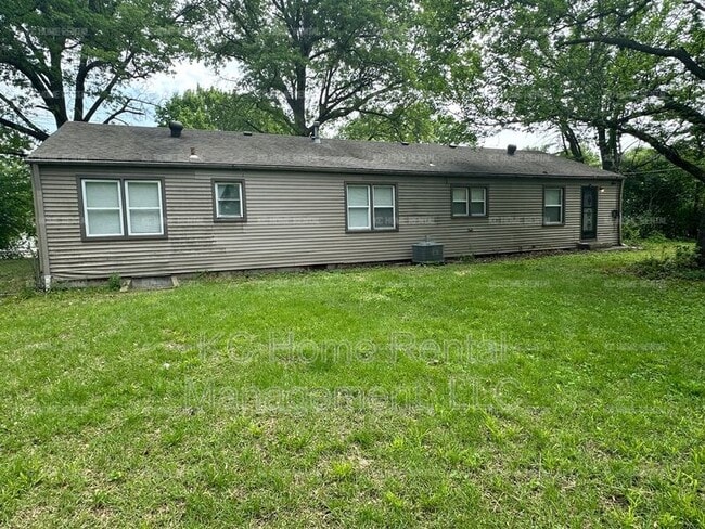 Building Photo - 7604 E 107th St