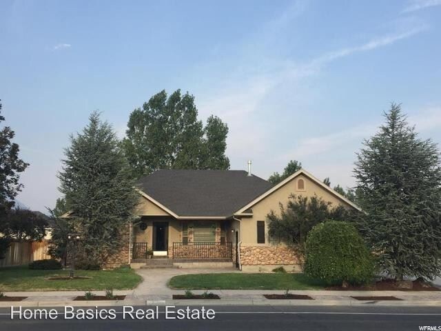 Foto principal - 5 br, 4 bath House - 2408 North 1200 East