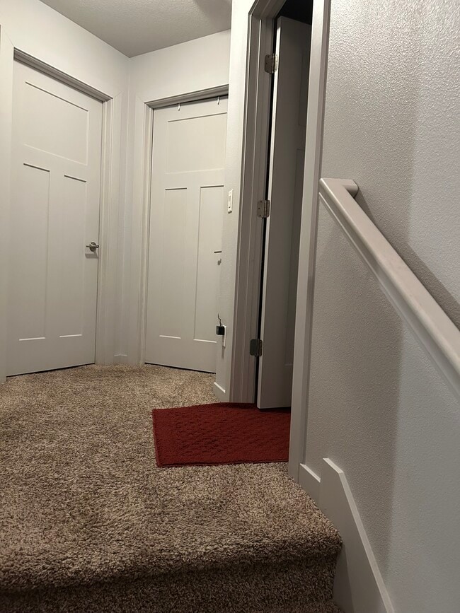 Building Photo - 4803 NE Oak Ln