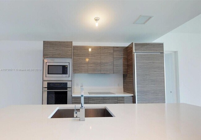 Foto del edificio - 460 NE 28th St