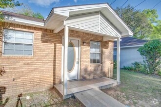 Building Photo - 7135 Pearson Rd