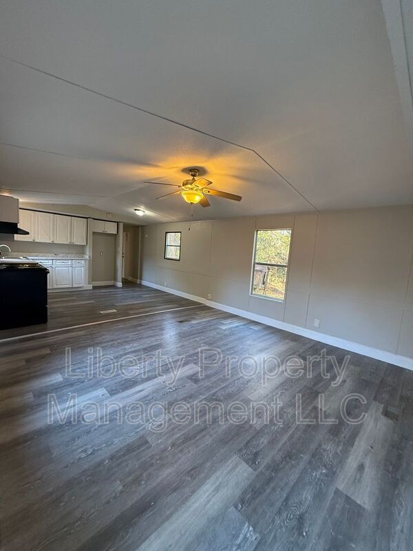 Foto del edificio - 121 New Hope Cir