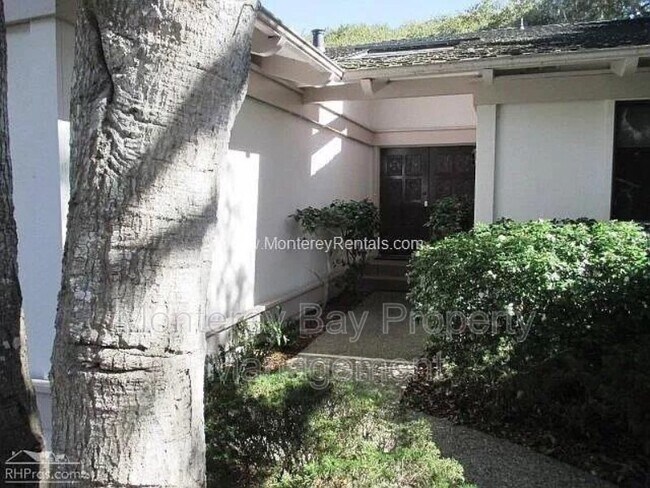 Foto del edificio - 58 Country Club Gate