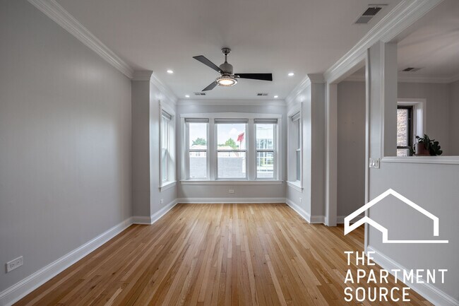 Foto del edificio - 3055 N Kimball Ave