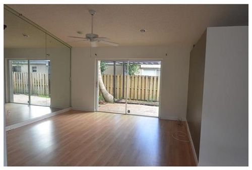 Building Photo - 4250 SW 72nd Way