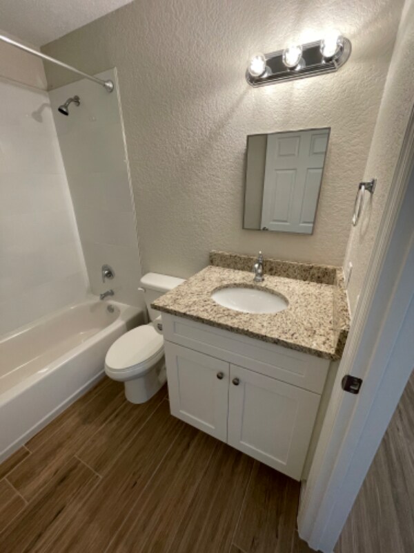 Foto del edificio - M0NTANTE Montante Blvd