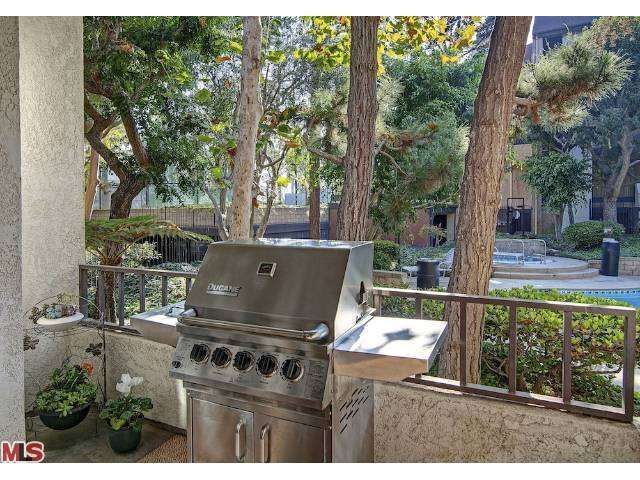 Foto del edificio - 8711 Falmouth Ave