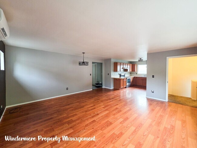 Foto del edificio - Charming Kingston 3 bed home close to ferry
