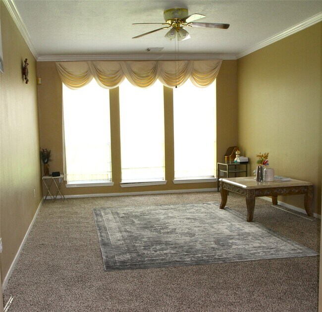 Foto del edificio - 1235 Deer Ridge Dr