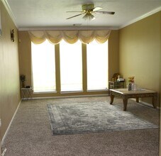 Building Photo - 1235 Deer Ridge Dr
