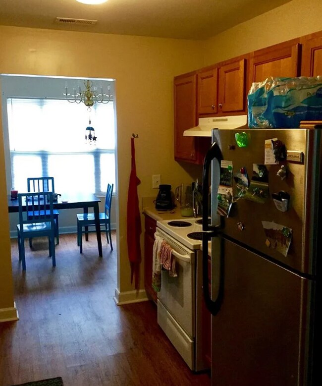 Foto del edificio - Charming 3-Bedroom Townhome in Callan Park – Available January 15th