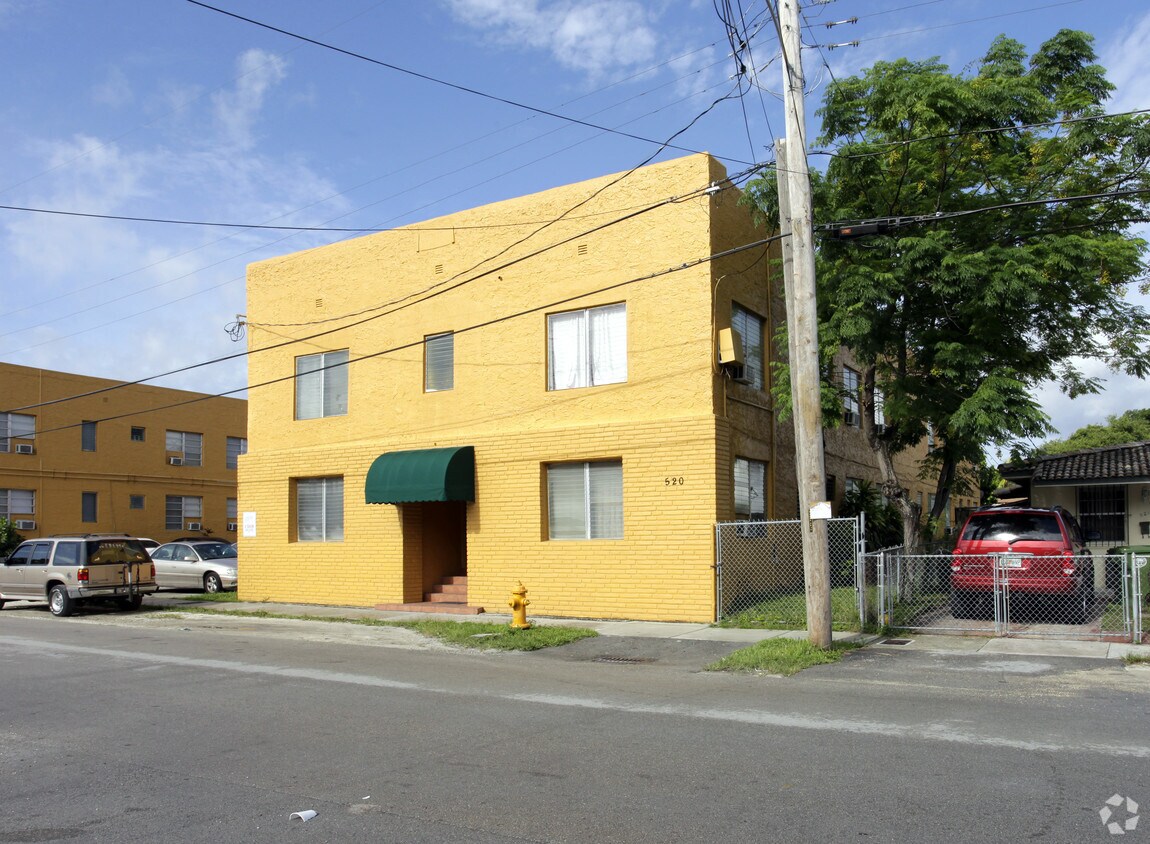 Building Photo - 520 NW 23rd Ct