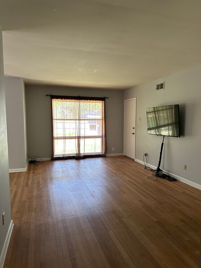 Foto del edificio - 5162 Meadowcrest Cir