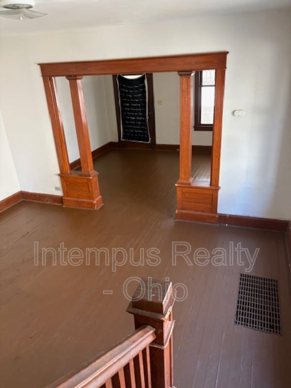 Building Photo - 243 Sexton St