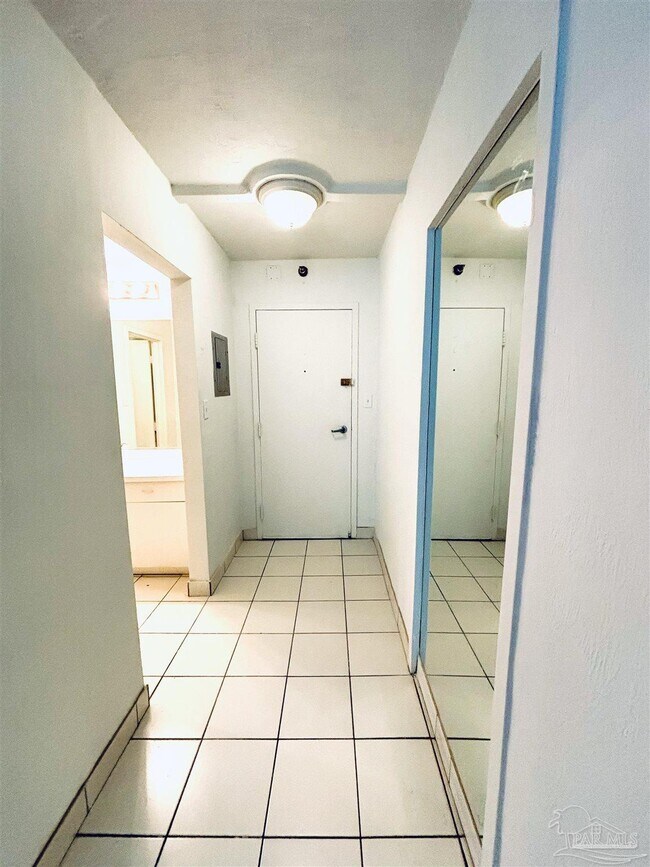 Foto del edificio - 224 E Garden St