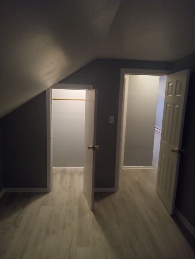 Foto del edificio - 1560 Corbin Ave