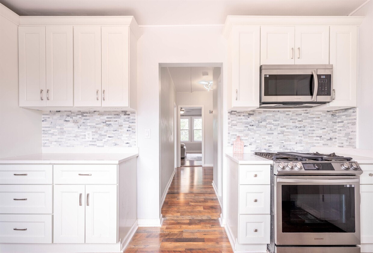 Foto principal - 87 Edgewater Pl