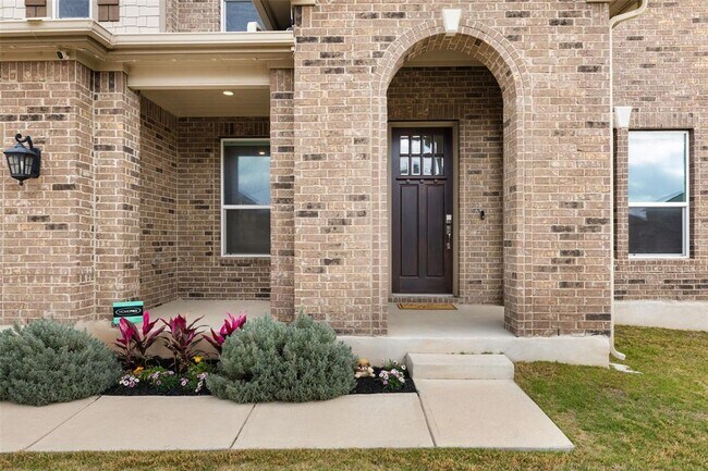 Building Photo - 1709 Stinnett Dr