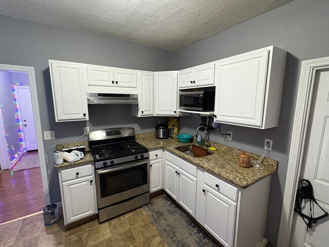 Building Photo - 89 3rd St