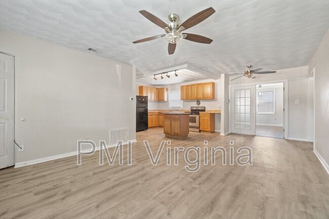 Building Photo - 336 Dodge Dr