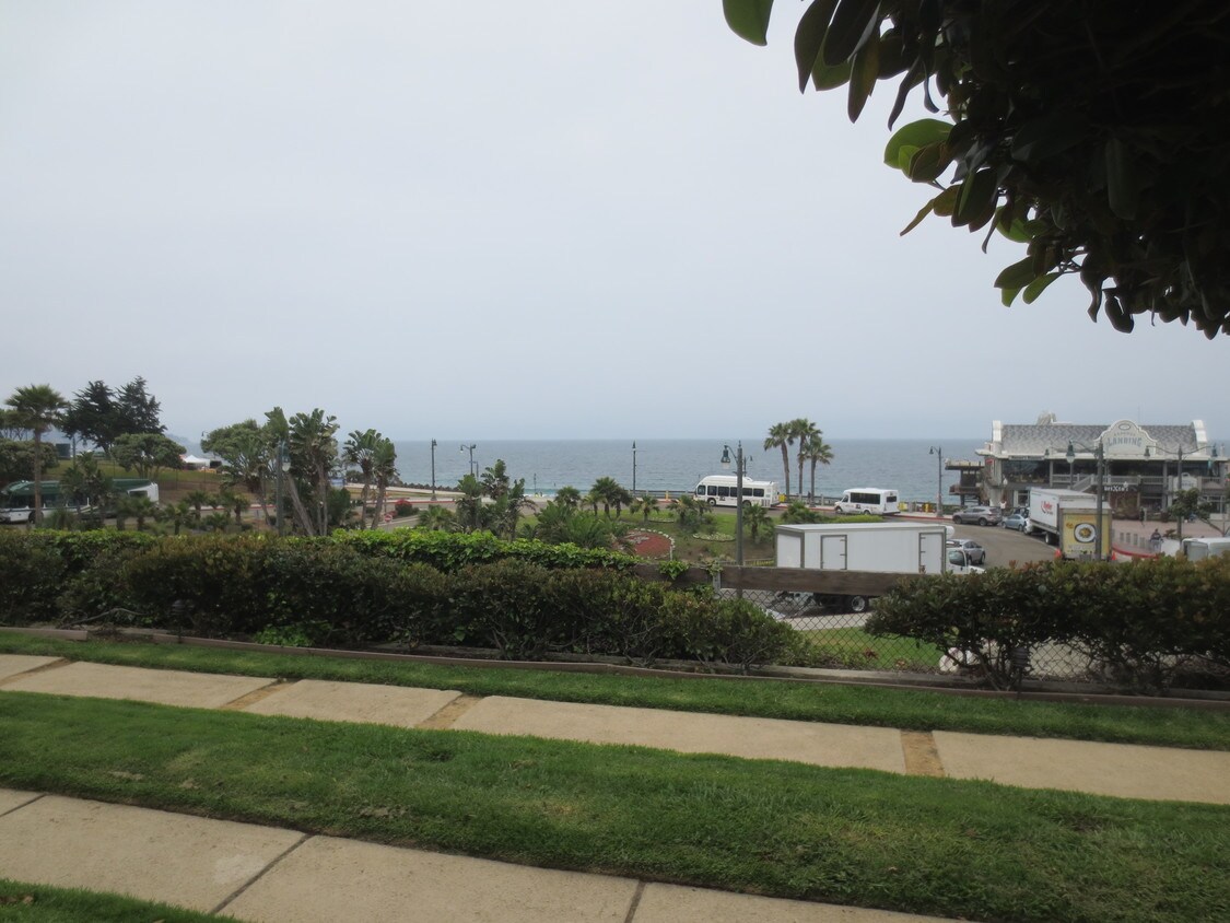 666 The Village, Redondo Beach, CA 90277 Condo for Rent in Redondo