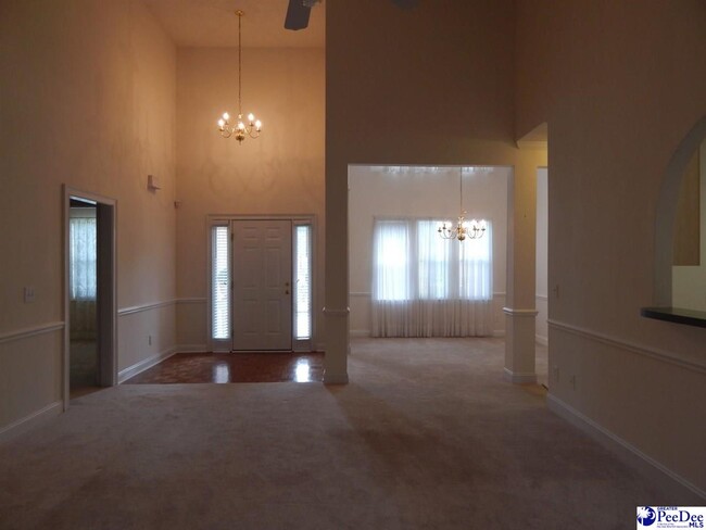 Foto del edificio - 2109 Elderberry Dr