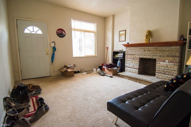 Building Photo - 2 br, 1 bath Townhome - 5432 Wilkins Avenue