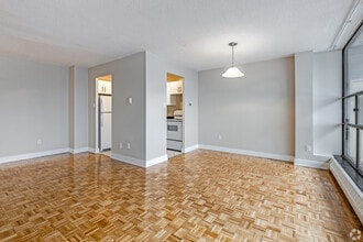 Building Photo - Elmpark Manor Apartments 2
