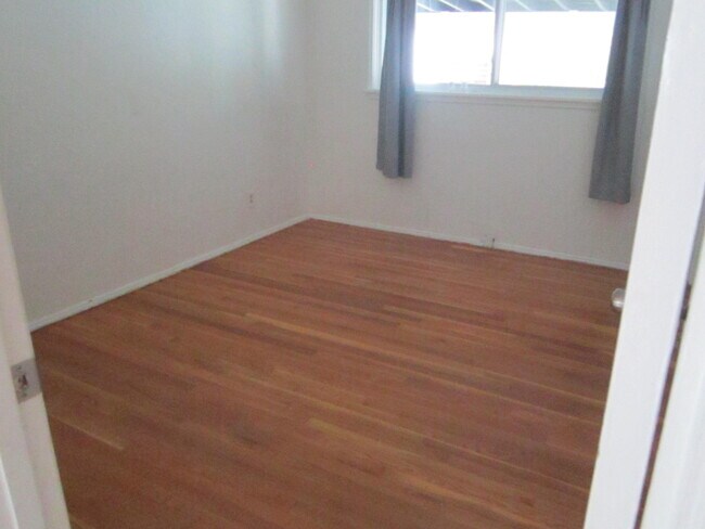 Building Photo - 844 Queen Anne Pl