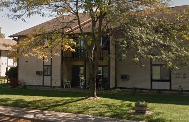 Building Photo - 800 E Smith St