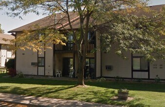 Building Photo - 800 E Smith St