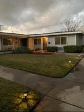 Building Photo - 2729 W Yale Ave