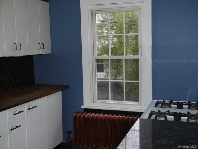 Building Photo - 19 Main St