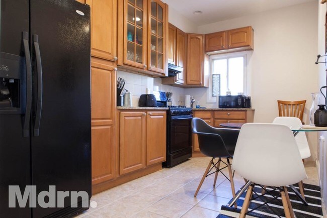 Foto del edificio - 2 BEDROOMS PLUS OFFICE IN ASTORIA