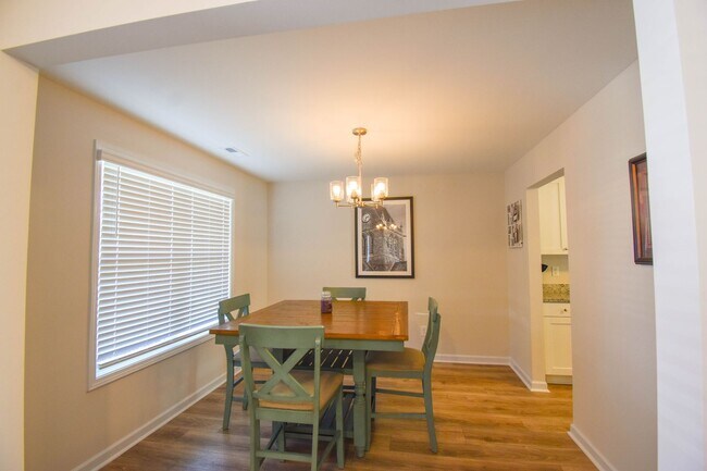 Foto del edificio - 3 Bedroom 2.5 Bathroom- Built in 2024!