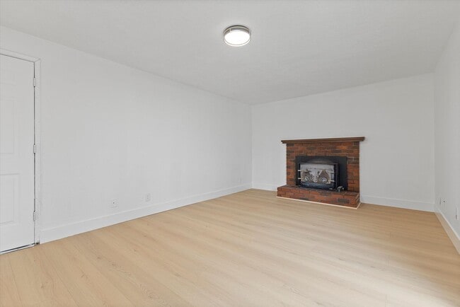 Building Photo - Charming 3-Bedroom Home on Quiet Cul-de-Sac