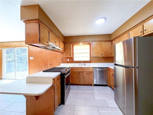 Foto del edificio - 1254 Lake Cir Dr W