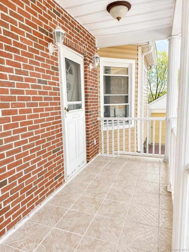 Building Photo - 108 St James Terrace